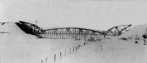 Дмитровский мост после подрыва. Декабрь 1941 года