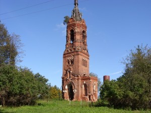 Колокольня Христорождественского храма в деревне Языково. Современный вид.